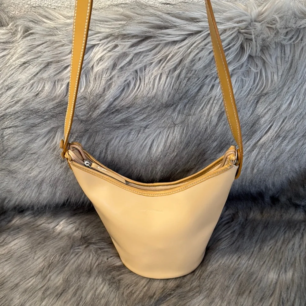 PRICE FIRM Francesco Biasia Chic Cream Leather Shoulder Bag - Picture 1 of 11